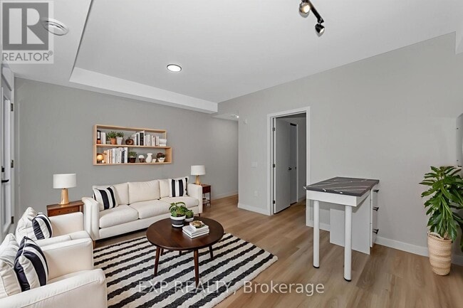 Photo - 211 Armstrong St Unité 303