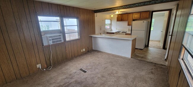 Photo - 112 E Cherry St