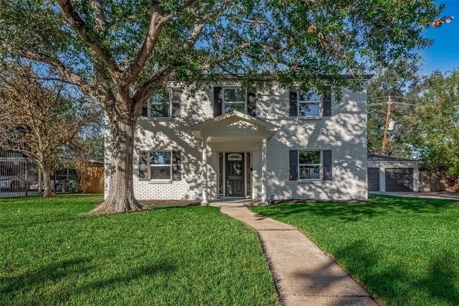 Building Photo - 2414 Walnut Bend Ln