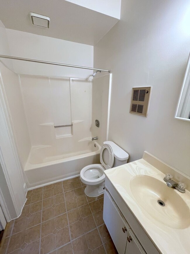 Photo - 203-2 6th Unit 203-2 6th St
