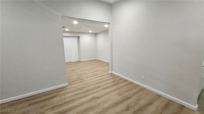 Photo - 3365 Othello Dr