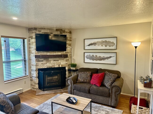 Photo - 3615 N Wolf Ldg Dr