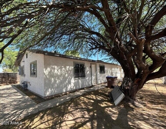 Building Photo - 1203 N Myers Blvd Rental