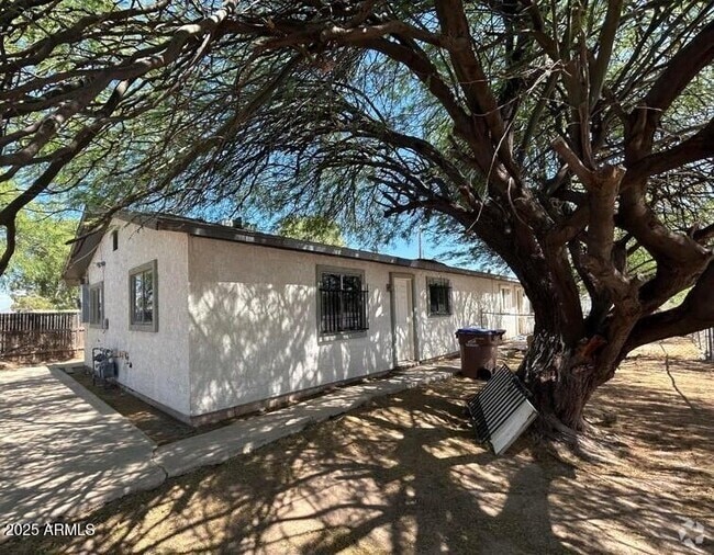 Building Photo - 1203 N Myers Blvd Rental