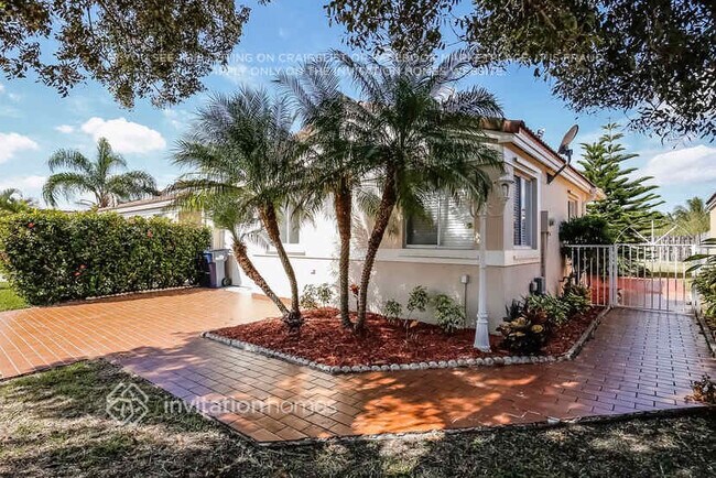 Photo - 16940 SW 142nd Pl