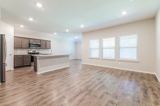 2618 Saldana Dr
