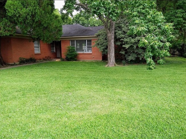Building Photo - 5722 Parwill St Rental