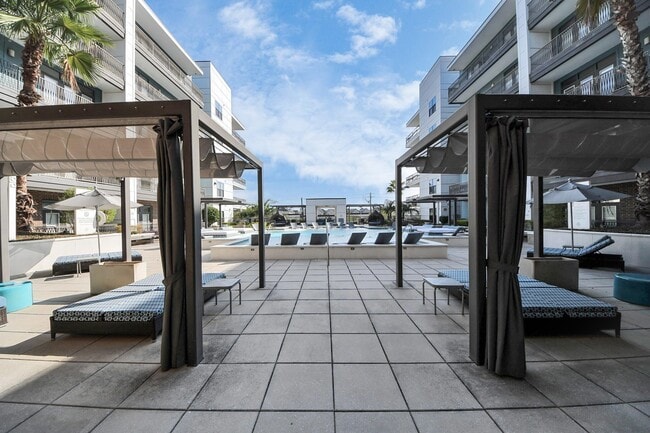 Building Photo - 5454 Washington Ave Unit 2408