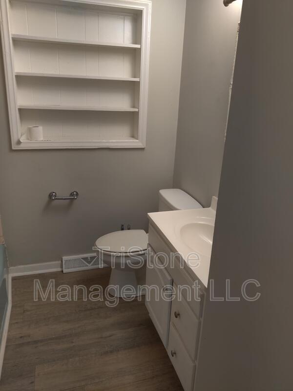 Photo - 2231 English Dr