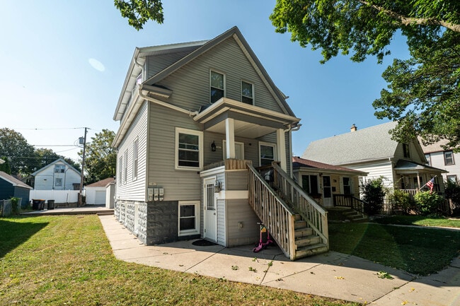 Photo - 1801 S 64th St