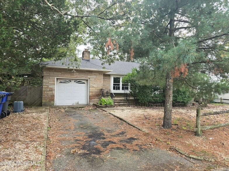 Photo - 297 Cambourne Dr