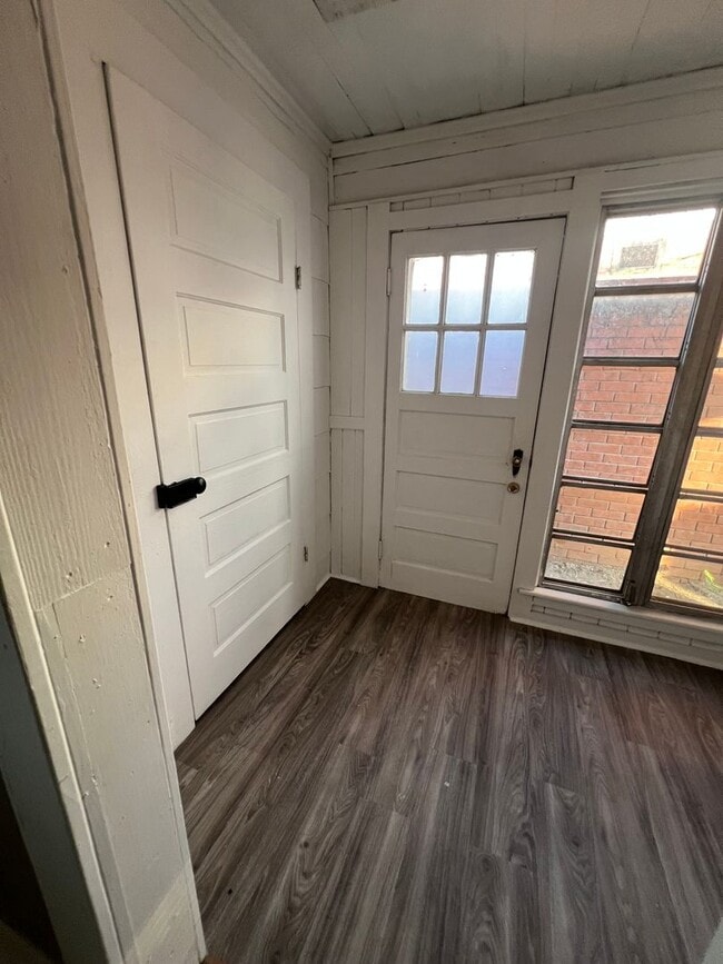 Photo - 28 N Second St (218B)