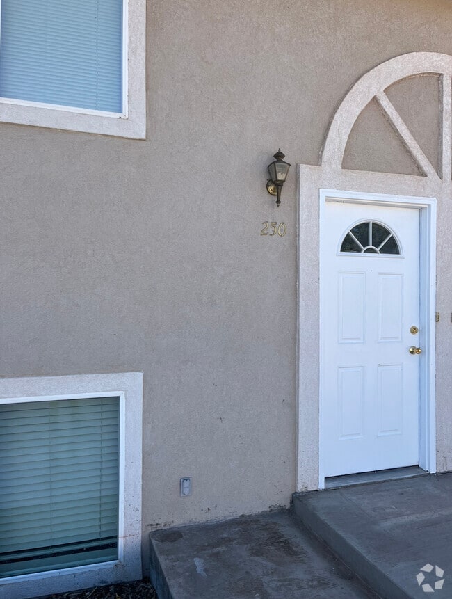 Building Photo - 250 E 170 N Unit 250 East 170 North Rental