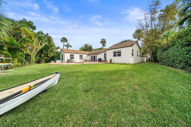 Building Photo - 49 River Dr