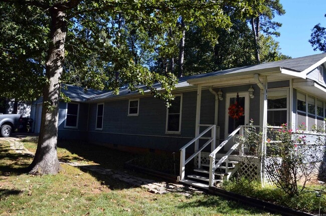 Building Photo - 417 Houston Dr