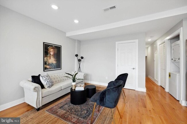 Photo - 2827 W Girard Ave Unit 2