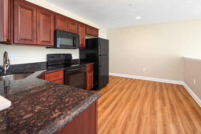 Photo - 245 Willard St Unidad 2