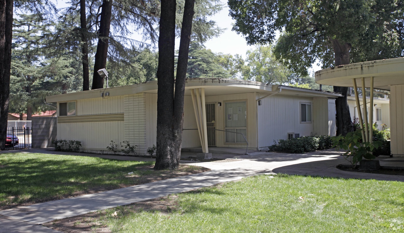 Photo - The Drake Apartments
