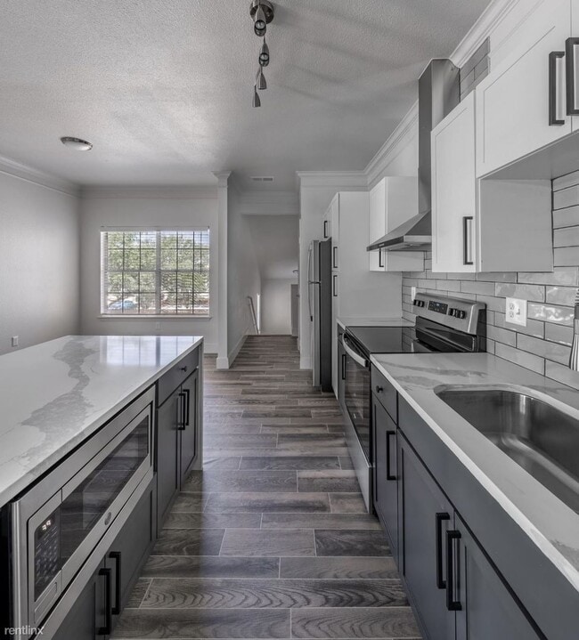 Photo - 3 br, 2 bath Condo - 2502 NE Inner Loop 2...