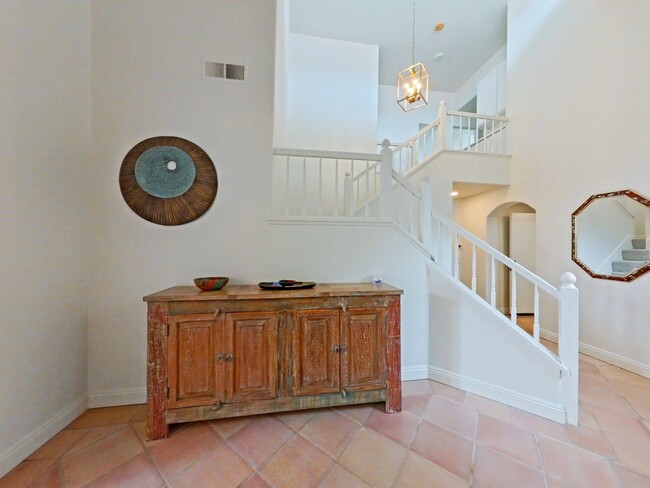 1014 Calle Venezia