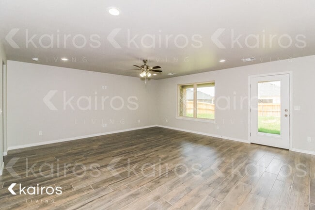 Photo - 2704 Daytona Ave