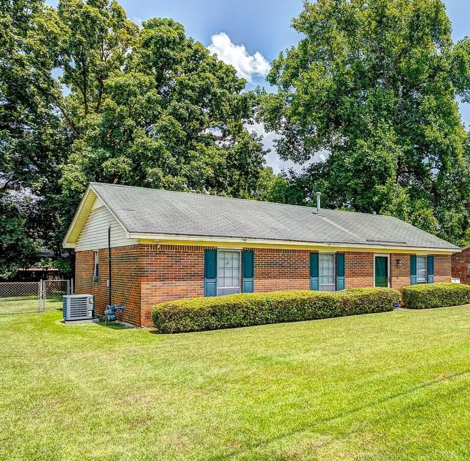 Photo - 6053 Hinchcliff Rd