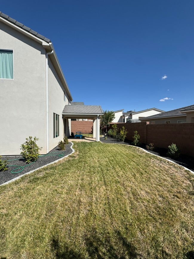 Photo - 1262 E Daylily Dr