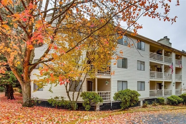 Building Photo - 2 Bedroom Corner Unit, excellent location!!