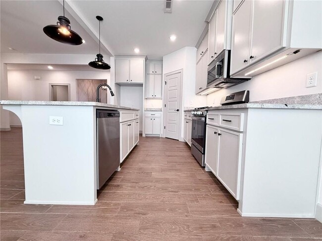 Photo - 1049 Parker Ln