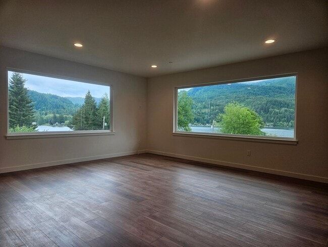 Building Photo - 705 W Lake Samish Dr Unit 705 W Lake Samish