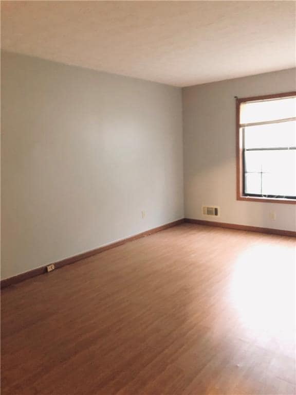 Photo - 1422 Kings Ridge Dr NW