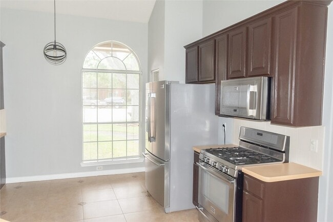 Photo - 822 Oak Lodge Ct
