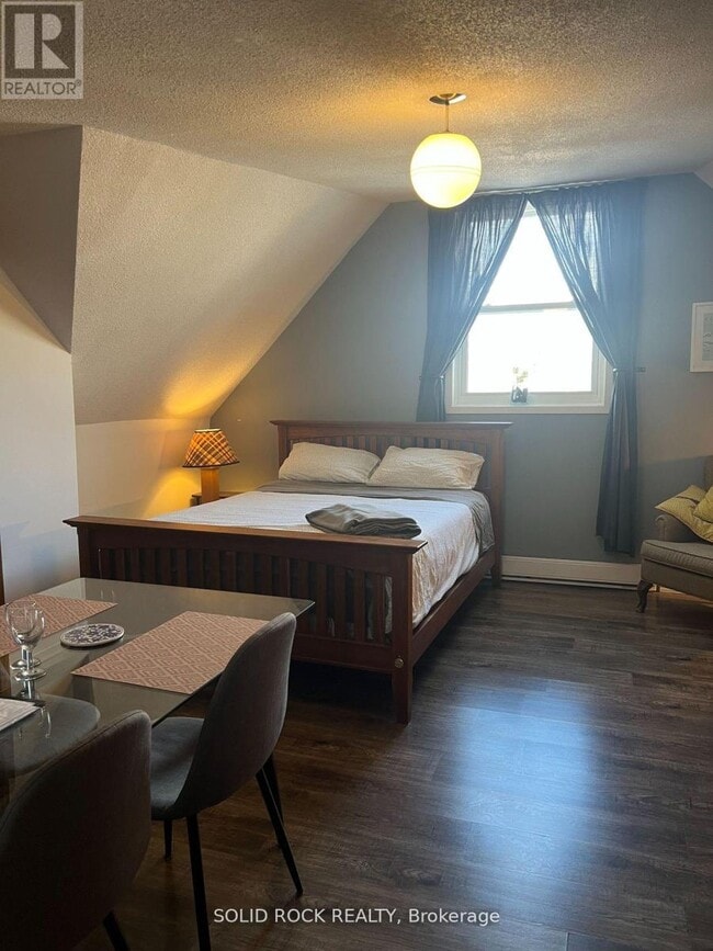 Photo - 71 King St E Unité C