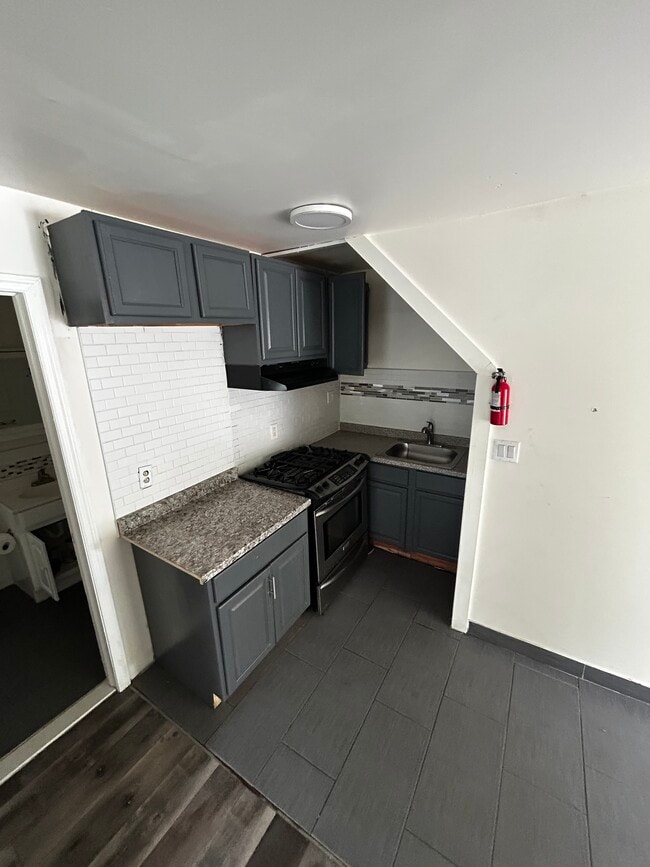 Building Photo - 77 High St Unit 1 Rental