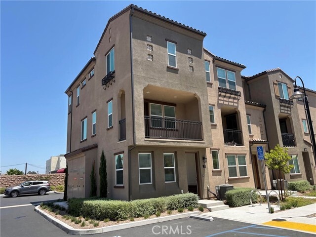 Building Photo - 2211 W Orange Ave Unit 21