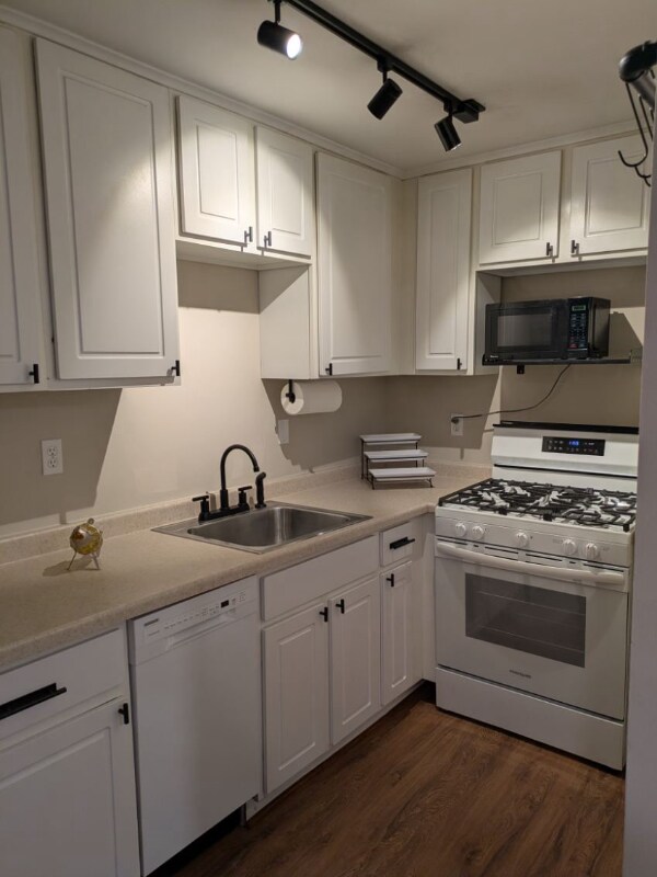 Photo - 4136 Queen Ave S Unidad 108