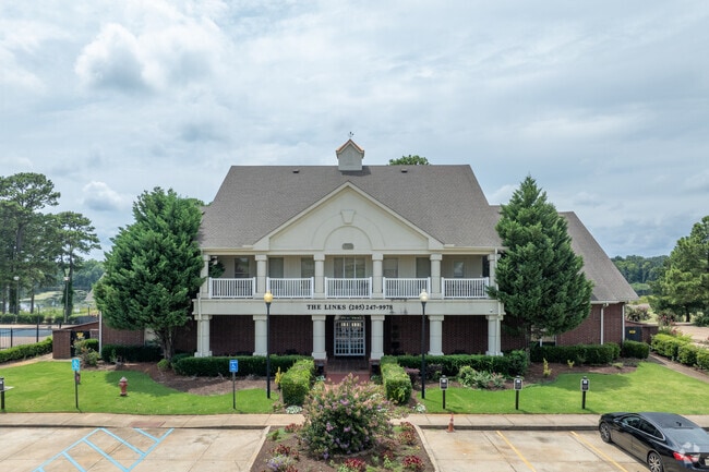 Leasing Center