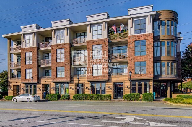 Photo - Luxury Top Floor 1BR/1BA Condo on 4th Street Unidad 414