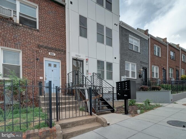 Building Photo - 1004 18th St NE Rental