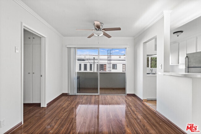 Building Photo - 1420 S Bedford St Unit 206 Rental