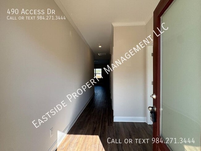 Photo - 490 Access Dr