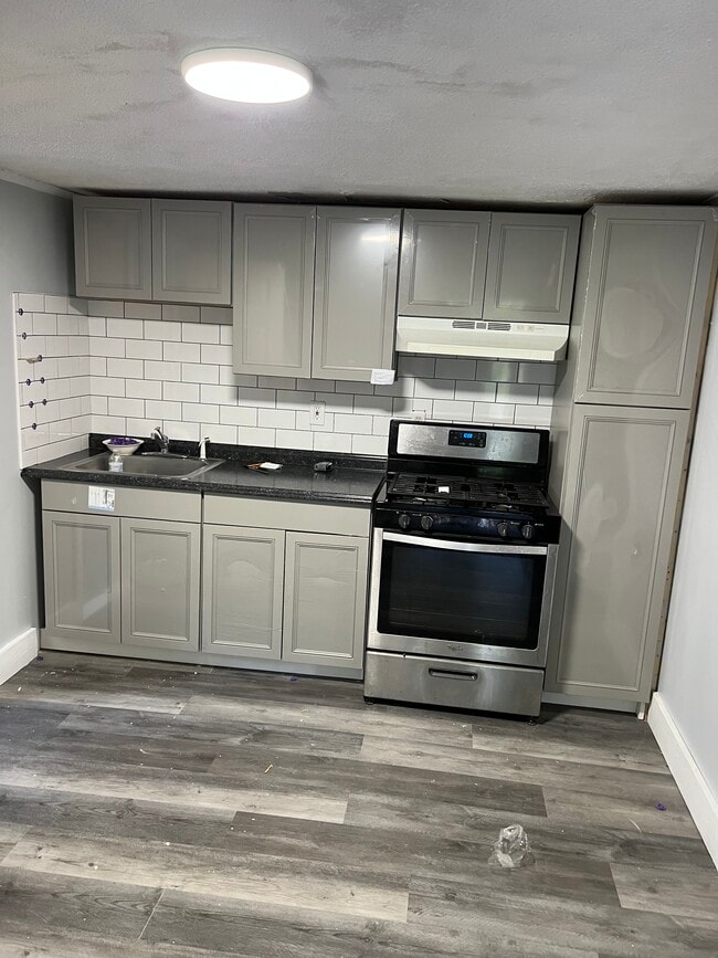 Photo - 191 Scott St