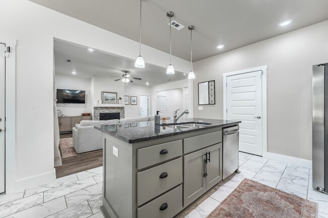 Photo - 201 Tricha Cir SW