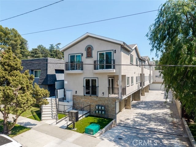 1961 Waltonia Dr