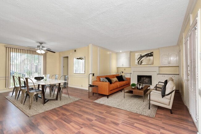 Building Photo - 4702 Cashel Cir Unit B