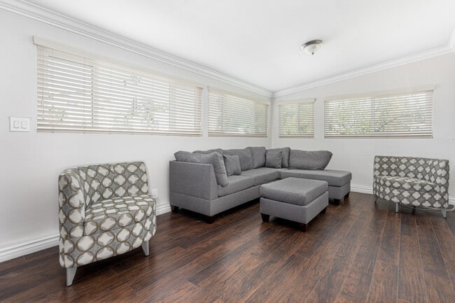 Photo - 6316 Skyline Dr