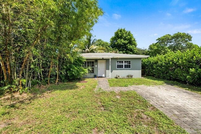 1532 NW 7th Ave