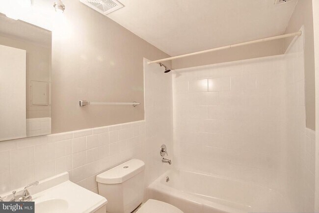 Photo - 1599 N East St Unit 14