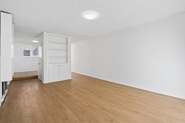 Photo - 11661 Goshen Ave