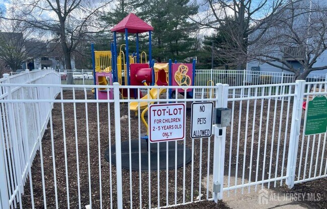 Photo - 2015 Aspen Dr